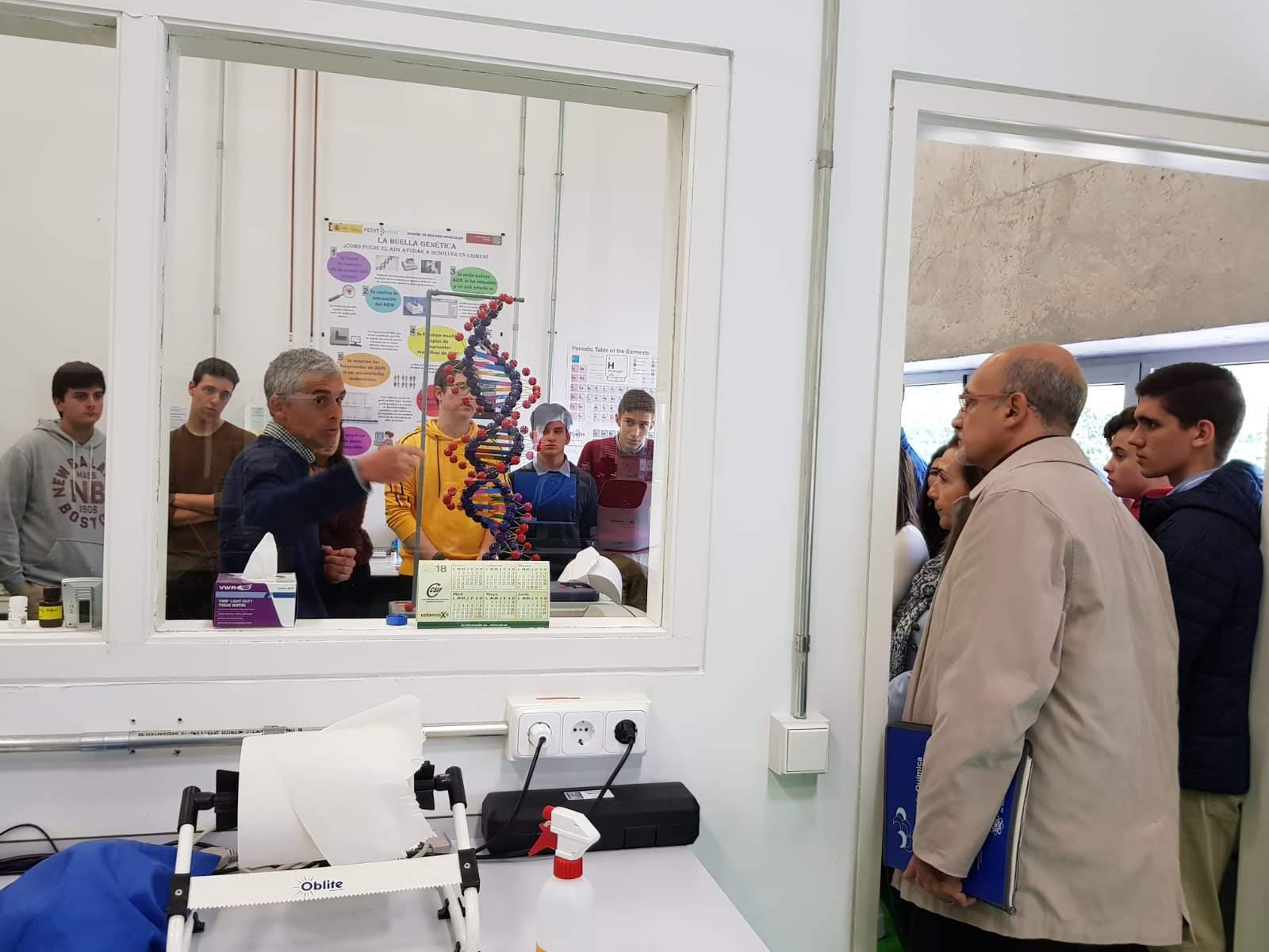 Imagen de carrusel Los alumnos visitaron los laboratorios de Biología Molecular