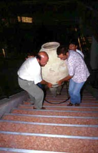 Subido del pithos al Museo de Alepo