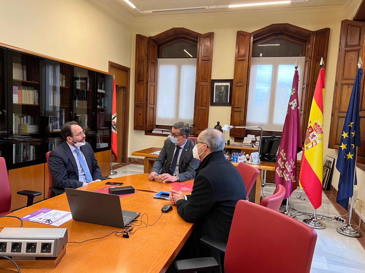 La Universidad de Murcia recibe al rector de la Universidad del Caribe de Panamá