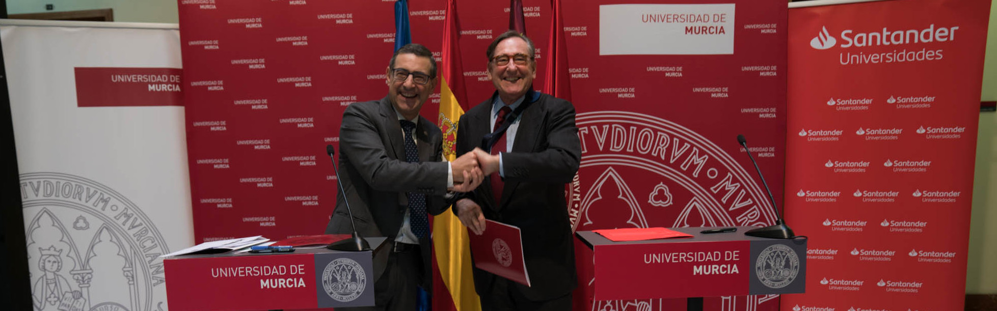 Universidad de Murcia y Banco Santander firman un convenio que impulsará el emprendimiento, la investigación y la internacionalización