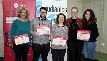 Pioneros en el Programa Secunda Smile de la Fundación FADE, reciben sus galardones una vez finalizados los estudios de Grado en Enfermería, en el Centro adscrito de Cartagena