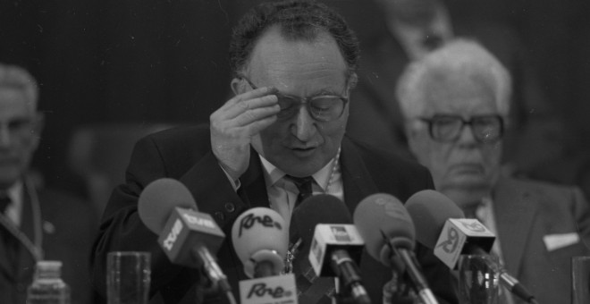 Xesús Alonso Montero durante su discurso en el  Día das Letras Galegas de 1994.